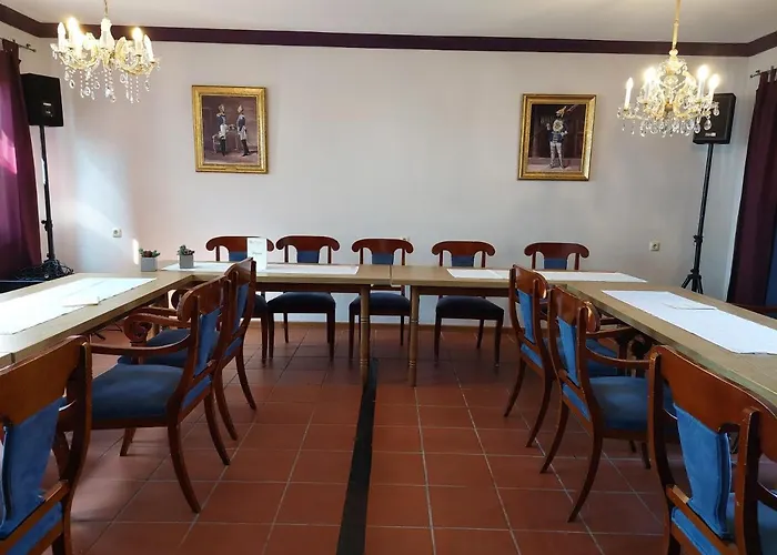 Der Heurige Im Zum Loewen Hotel *