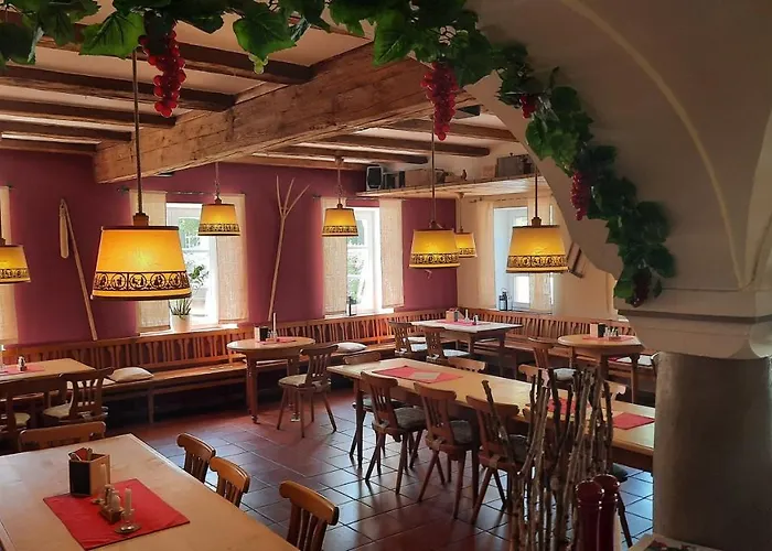 Der Heurige Im Zum Loewen Hotel *